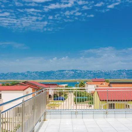 1 Bedroom Beautiful In شقة