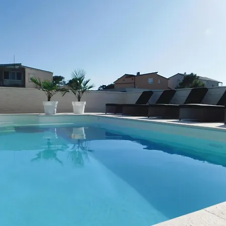 1 Bedroom Beautiful In Vir